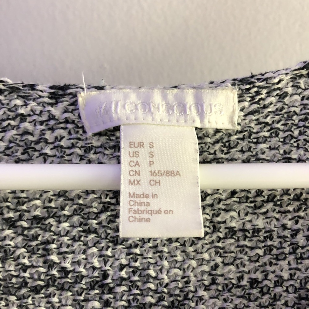 H&M gray sweater - Picture 3 of 4